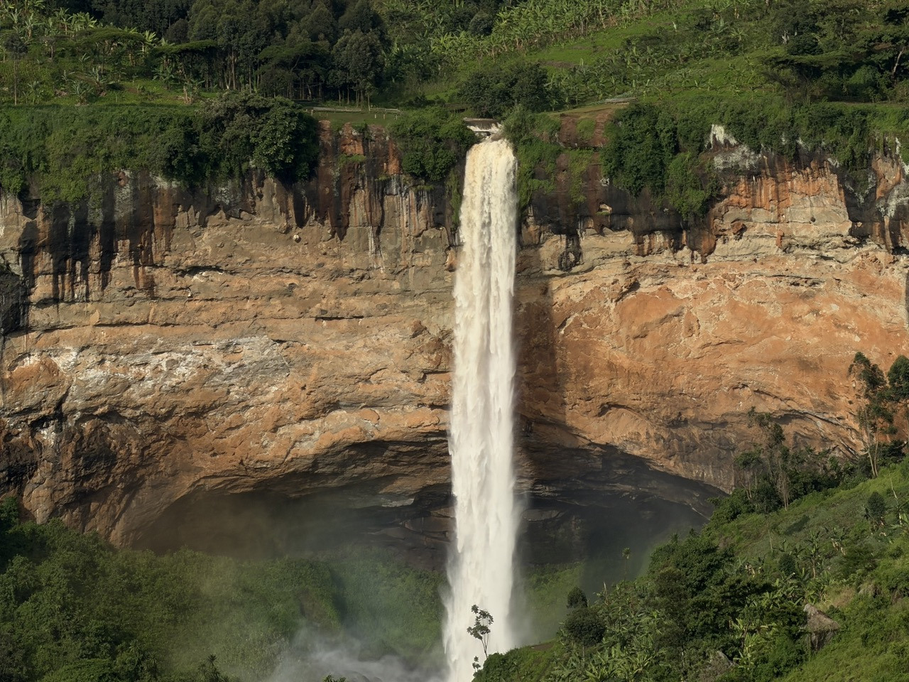 waterval in sipi falls
